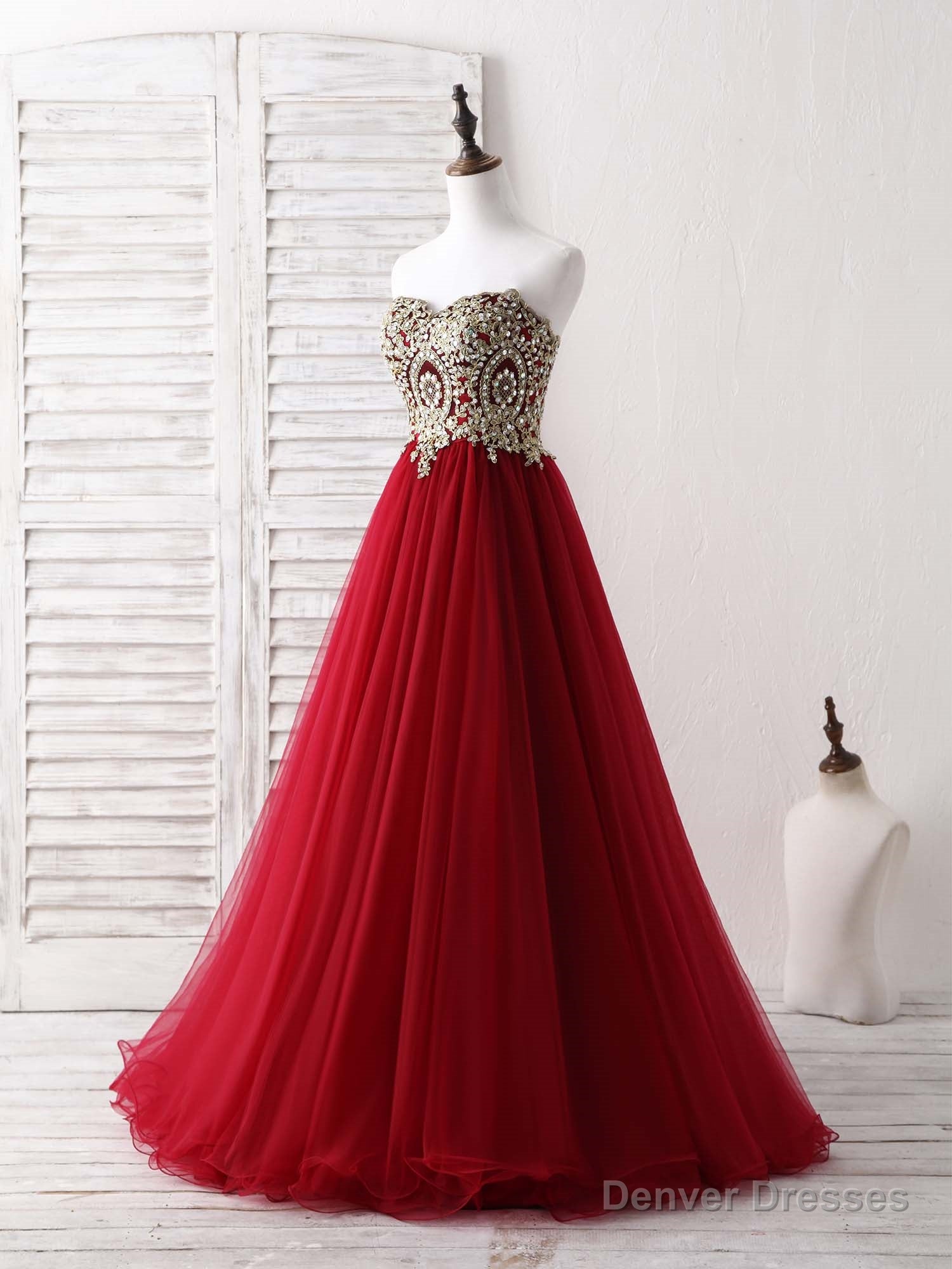 Burgundy Sweetheart Neck Lace Applique Tulle Long Prom Dresses Main image