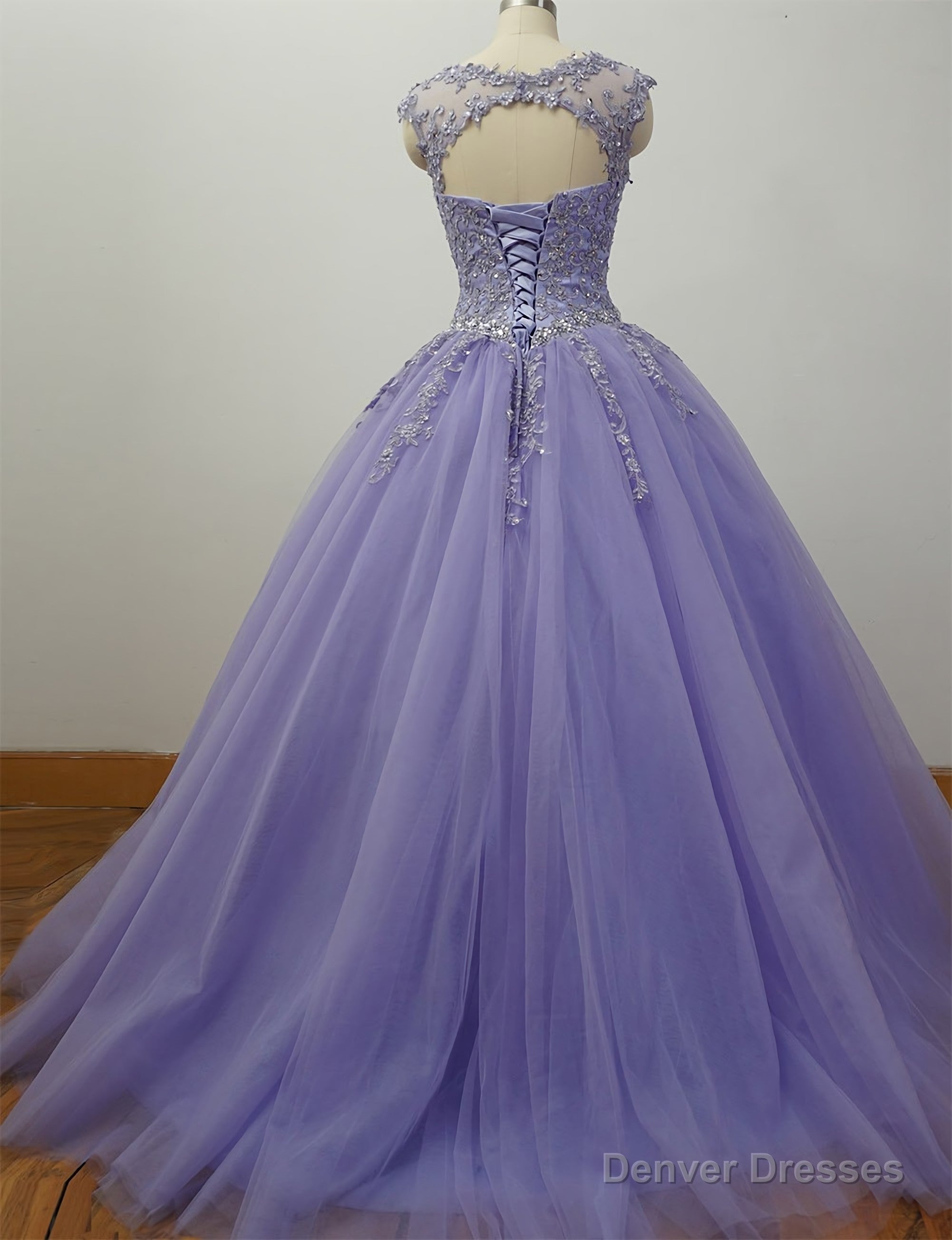 Gorgeous Cap Sleeves Lavender Ball Gown Quinceanera Dresses, Lace Appliqued Beading Bling Bling Sweet 16 Dress, Debutante Gown Prom Dresses Secondary image