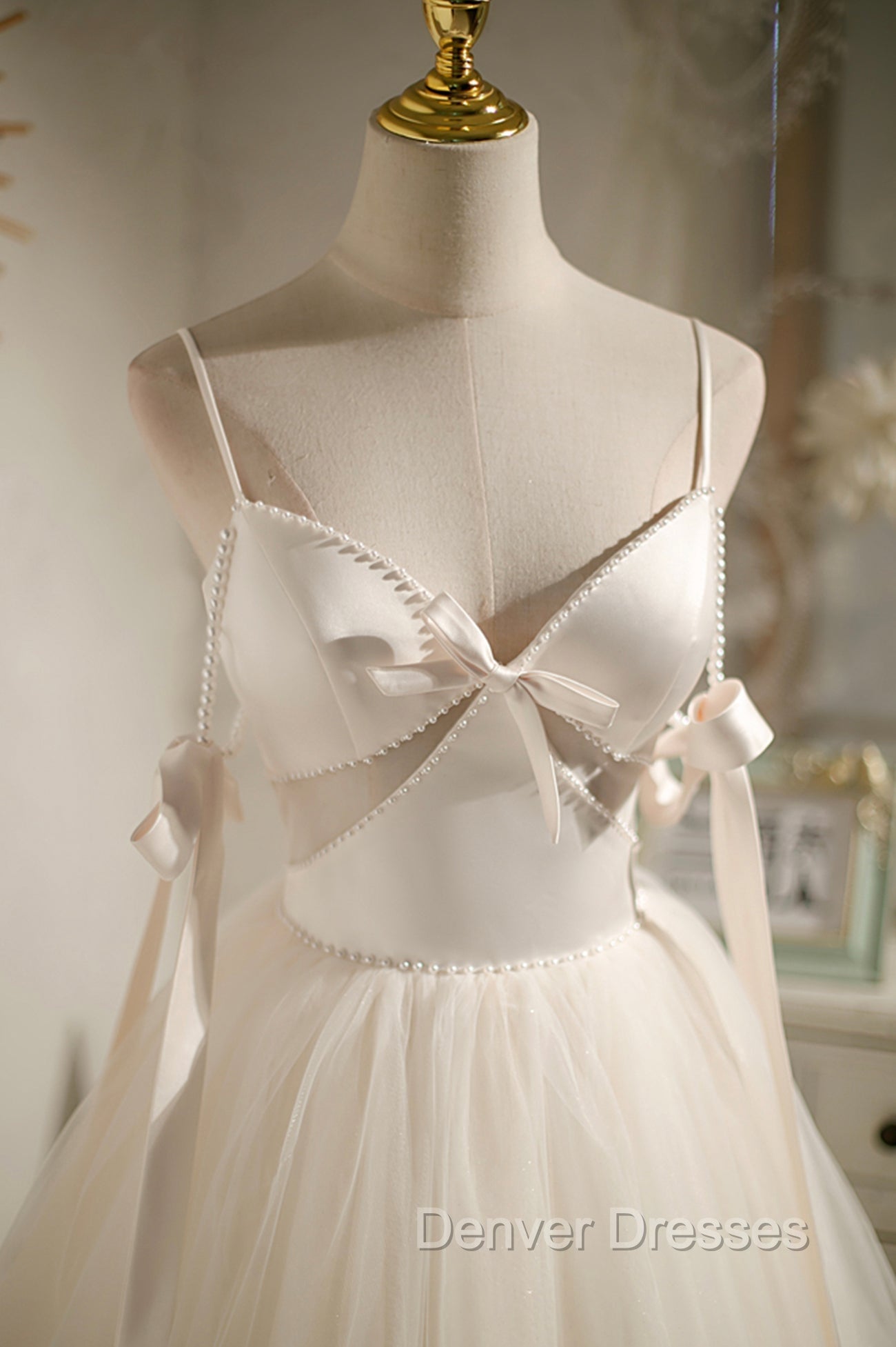 Champagne V-Neck Tulle Short Prom Dress, Spaghetti Straps Party Dress with Bow Secondary image