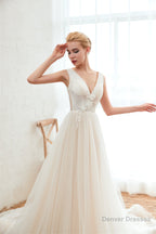 Champange Princess V-neck Lace Tulle Soft Pleats Wedding Dresses with Appliques