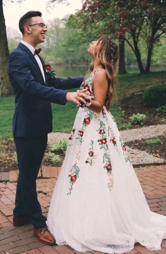 Charming V Neck Floral Embroidery Long Lace Prom Dress With Pocket Secondary image