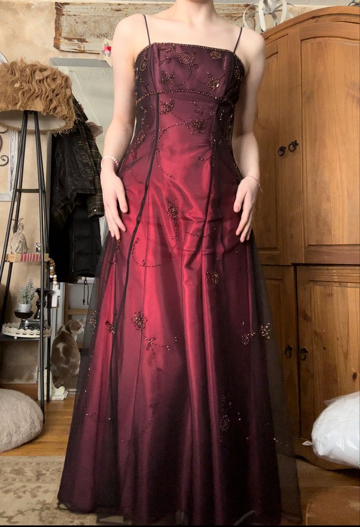 Chic A Line Spaghetti Straps Burgundy Sleeveless Evening Dress Tulle Long Prom Dress