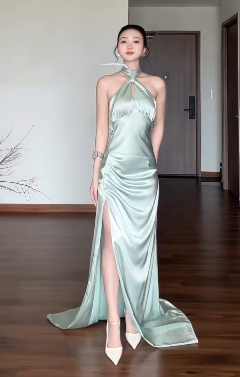 Chic Sheath Green Wedding Guest Dress Satin Halter Long Evening Dress