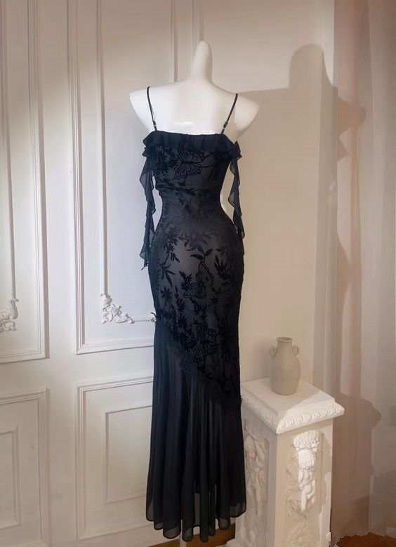 Chic Sheath Spaghetti Straps Black Evening Dress Long Prom Dress