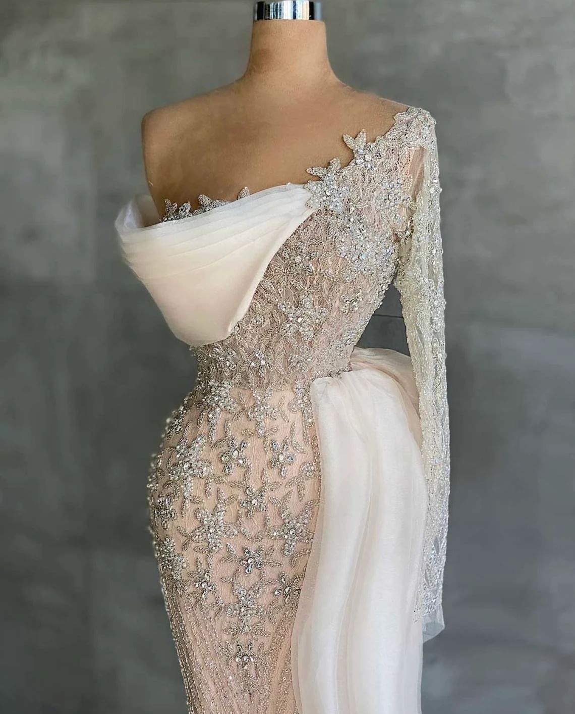 Chic White Mermaid Prom Dress With Appliques And Beaded Long Sleeves Secondary image