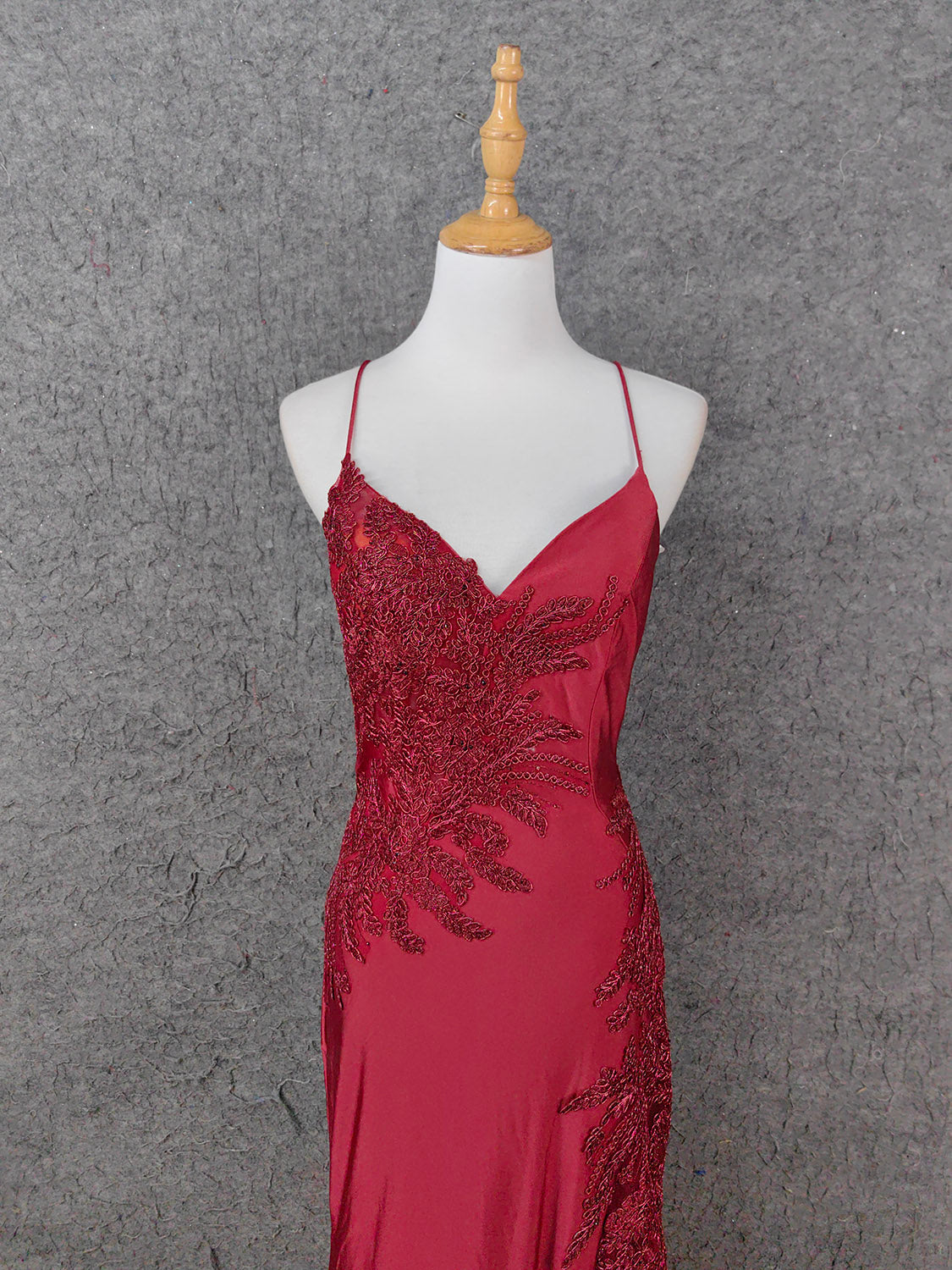 Classic Burgundy Mermaid Spaghetti Strap V-Neck Embroidered Satin Long Prom Dress Evening Dress