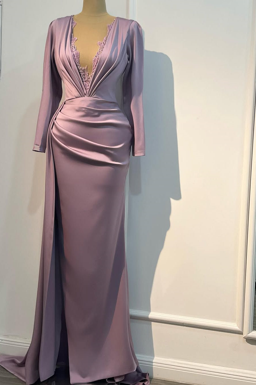 Classic Lilac V-Neck Long Sleeves Satin Prom Dresses Mermaid Column With Beads