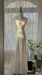 Clean And Elegant White V-Neck Lace Beaded Mermaid Long Prom Dress