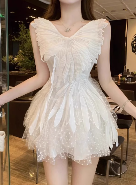 Design White Feather Splicing Polka Dot Princess Puffy Birthday Dress Homecoming Dress Secondary image