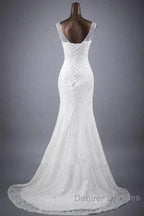 Elegant And Noble Lace Sleeveless Speaker/Mermaid And Floor Length Wedding Dress