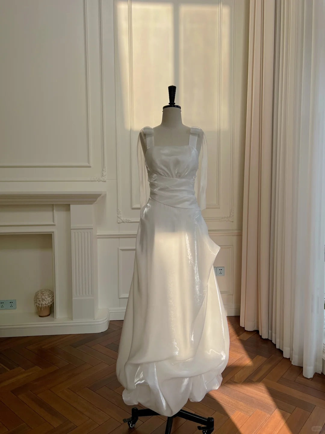 Elegant And Simple White Bud Square Neck Suspender Satin Prom Dress Evening Dress Bridesmaid Dress