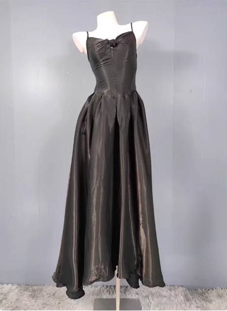Elegant Black A-Line Spaghetti Strap Satin Long Prom Dress Evening Dress Secondary image