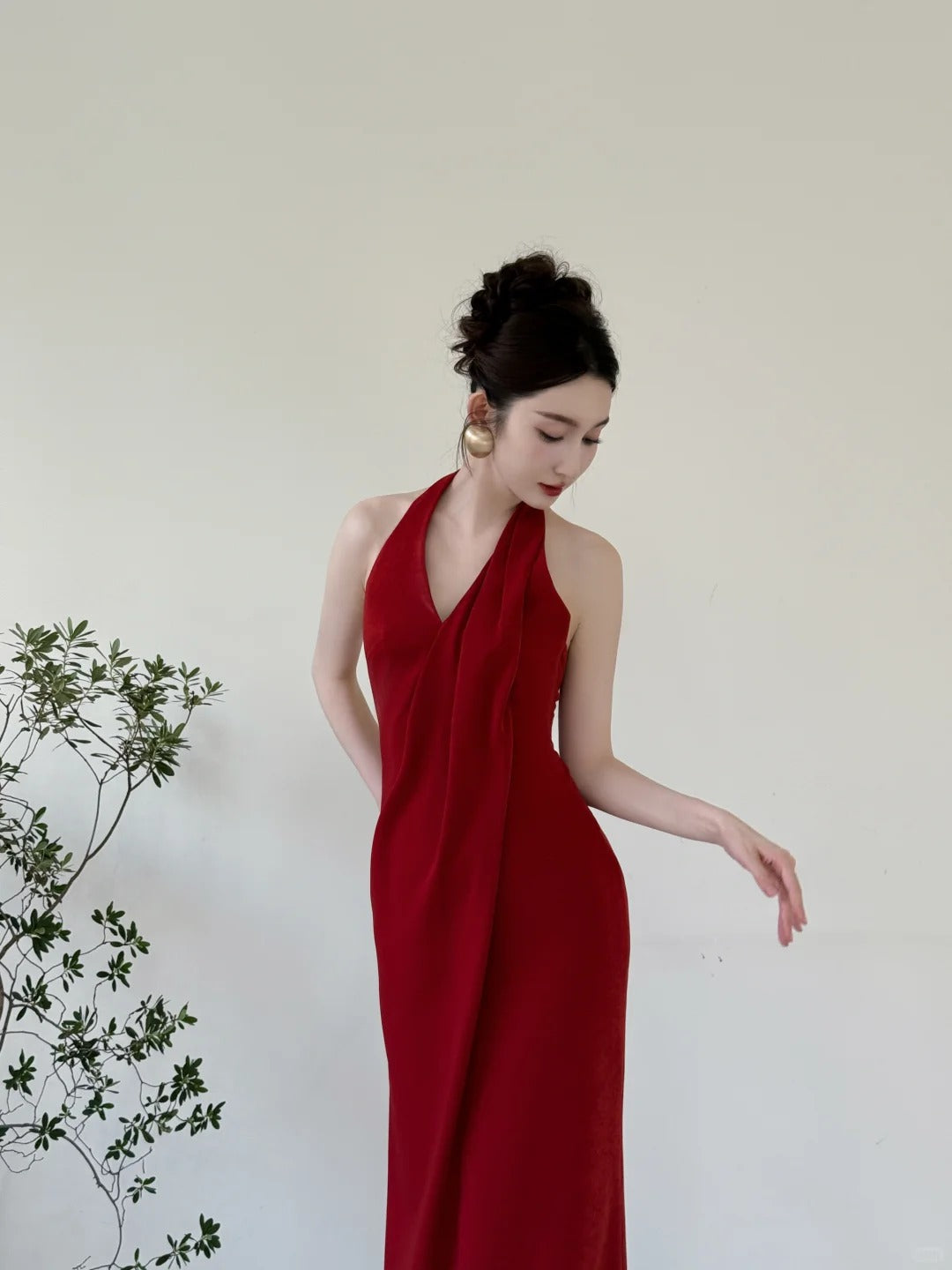 Elegant Burgundy Fitted Halter Neck Deep V-Neck Satin Long Prom Evening Dress