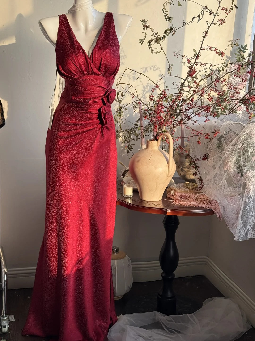 Elegant Burgundy Mermaid Jacquard Satin V-Neck Evening Dress Simple Prom Dress