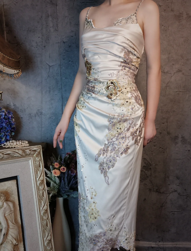 Elegant Champagne Fitted Spaghetti Strap Beaded Embroidered Satin Prom Dress Evening Dress