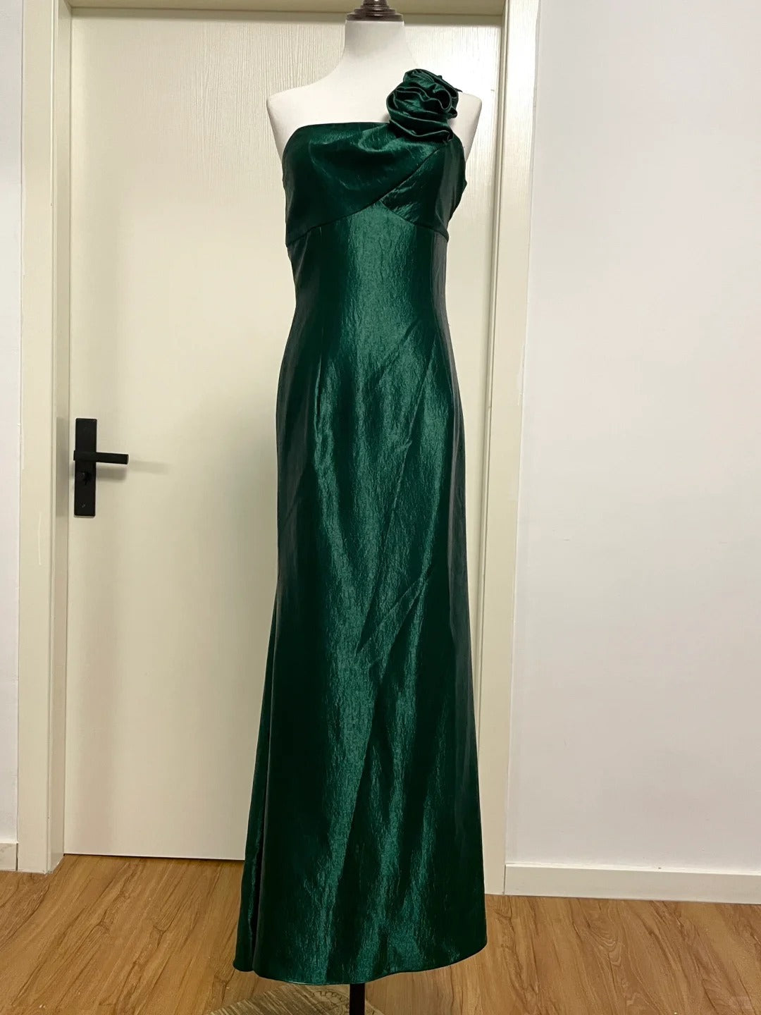 Elegant Dark Green 3D Floral One-Shoulder Satin Long Prom Dress Evening Dress Main image