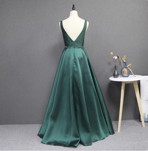 Elegant Dark Green A-Line Sleeveless Rhinestone Satin Long Prom Dress Evening Dress