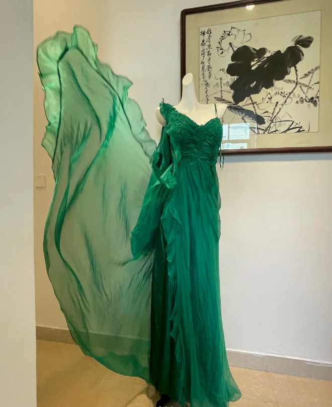 Elegant Green Deep V-Neck Chiffon Long Prom Dress Evening Dress Secondary image
