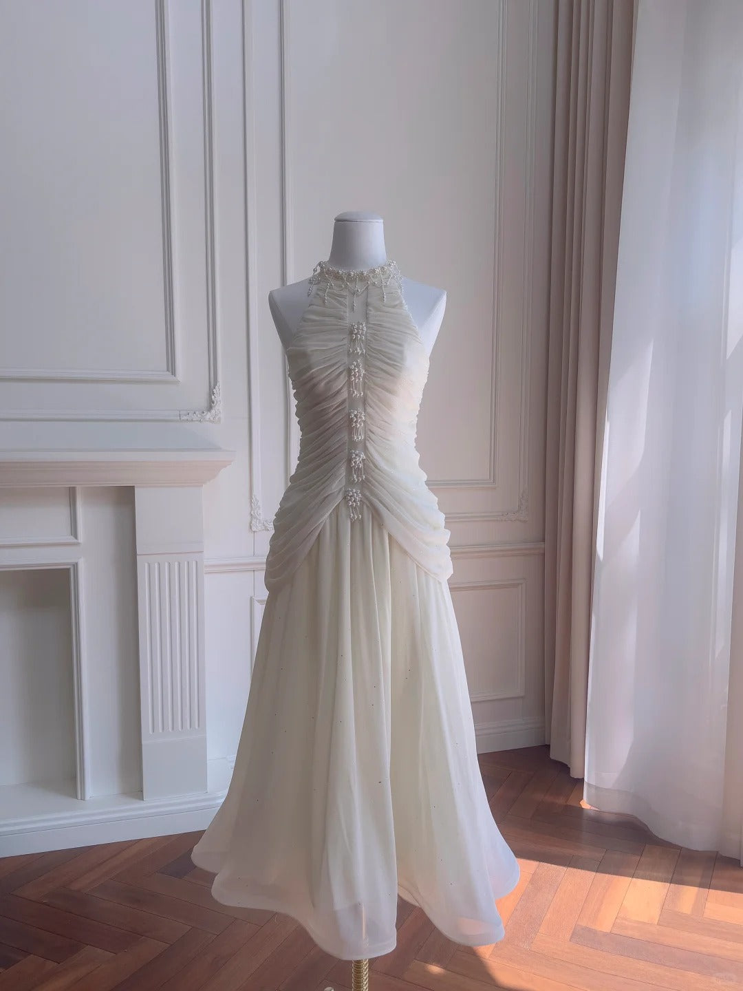 Elegant Ivory A-Line Halter Nack Pearl Pleated Chiffon Prom Dress Evening Dress Main image