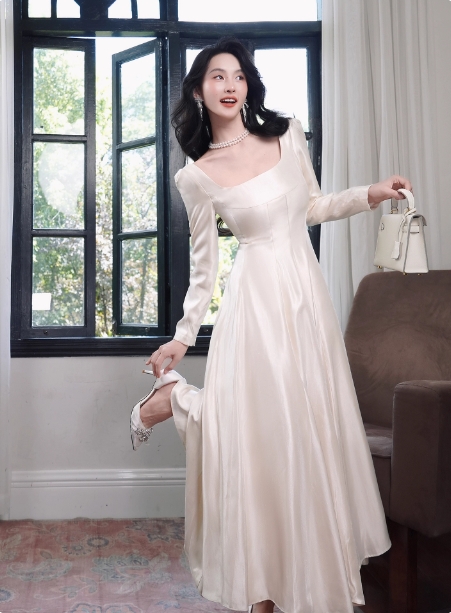 Elegant Ivory A-Line Square Neck Long-Sleeve Satin Long Prom Dress Evening Dress Secondary image
