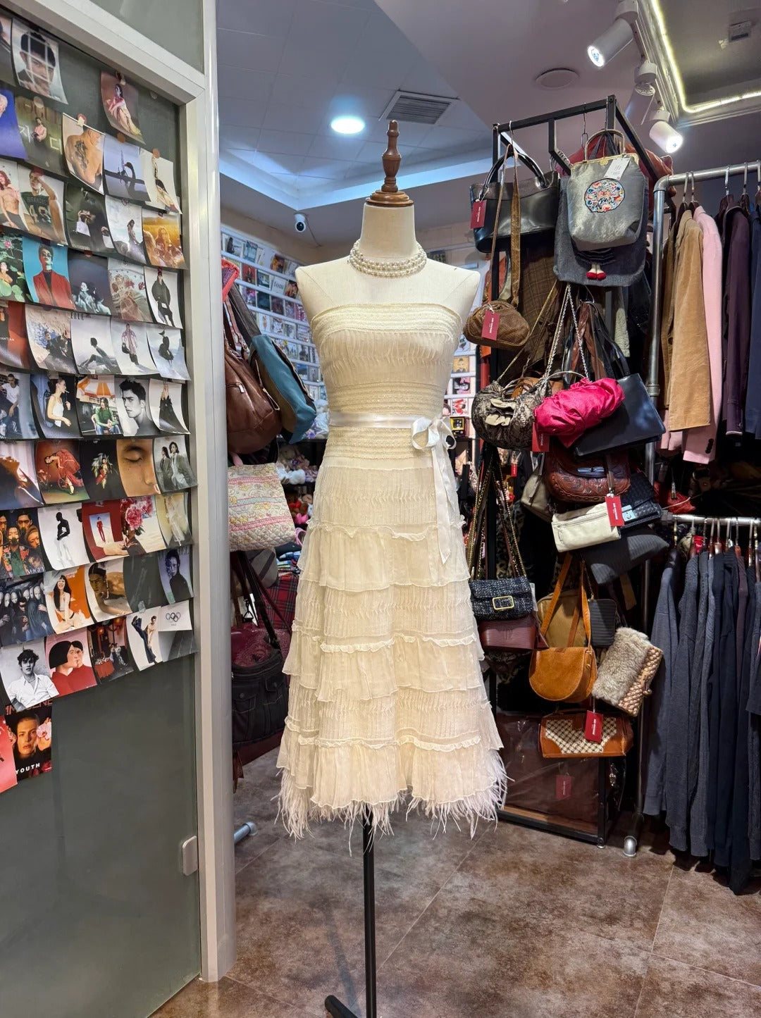 Elegant Ivory Strapless Fitted Waist Feather Lace A-Line Prom Dress Evening Dress