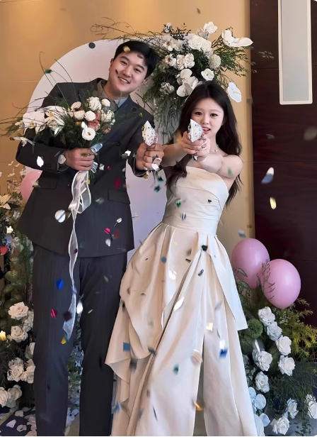 Elegant Ivory Strapless High-Slit Satin Train Prom Dress Evening Dress Wedding Dress