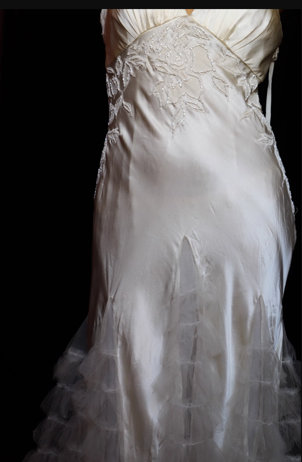 Elegant Ivory V-Neck Beaded Tulle Satin High-Low Prom Dress Evening Dress