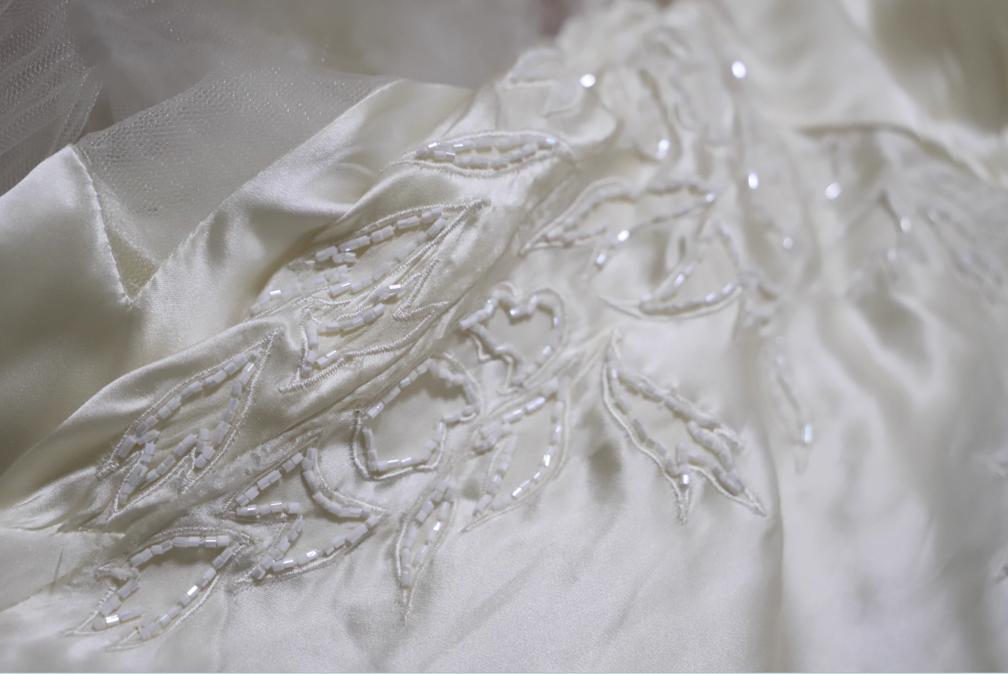 Elegant Ivory V-Neck Beaded Tulle Satin High-Low Prom Dress Evening Dress