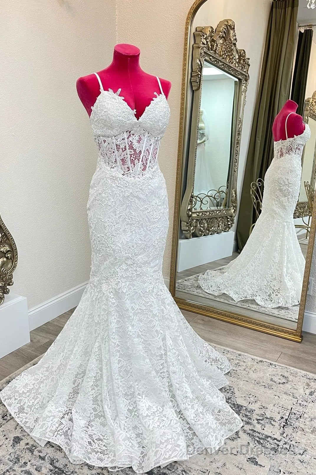 Elegant Lace White Wedding Dresses Long Mermaid Spaghetti Straps Bridal Wear Main image