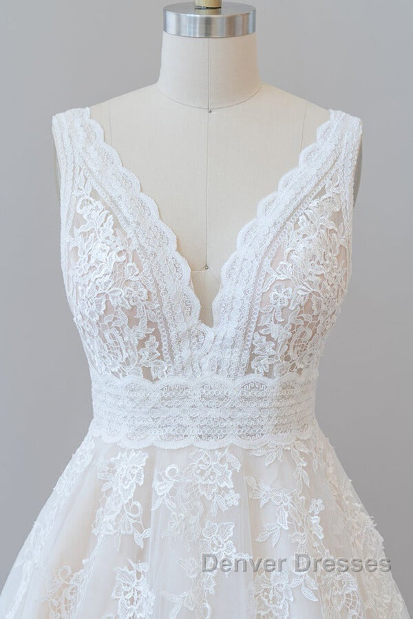 Elegant Long A-line V-neck Appliques Lace Tulle Backless Wedding Dress
