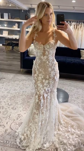 Elegant Long Mermaid Lace Applique Prom Dress Wedding Dress Evening Dress