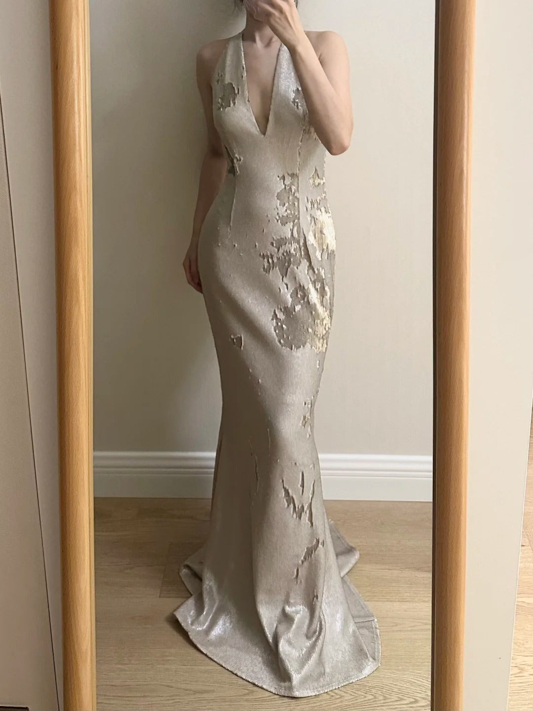 Elegant Mermaid Halter Neck Deep V-Neck Sequined Long Prom Dress Evening Dress