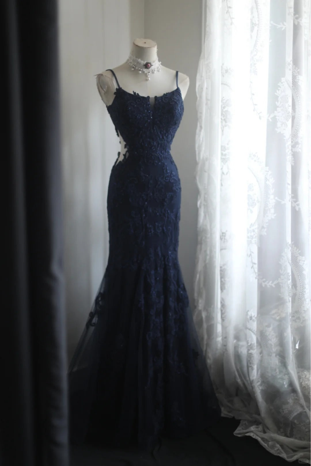 Elegant Navy Blue Mermaid Spaghetti Strap Lace Long Prom Dress Evening Dress