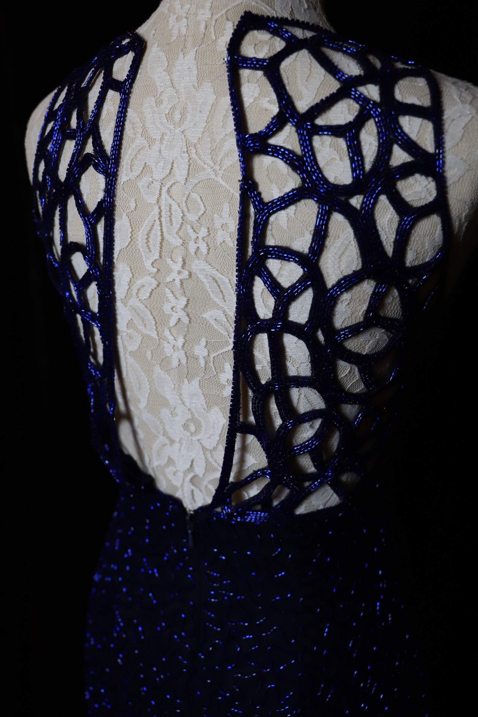 Elegant Navy Blue Sleeveless Cutout Halter Mermaid Bead Embroidered Lace Prom Dress Evening Dress