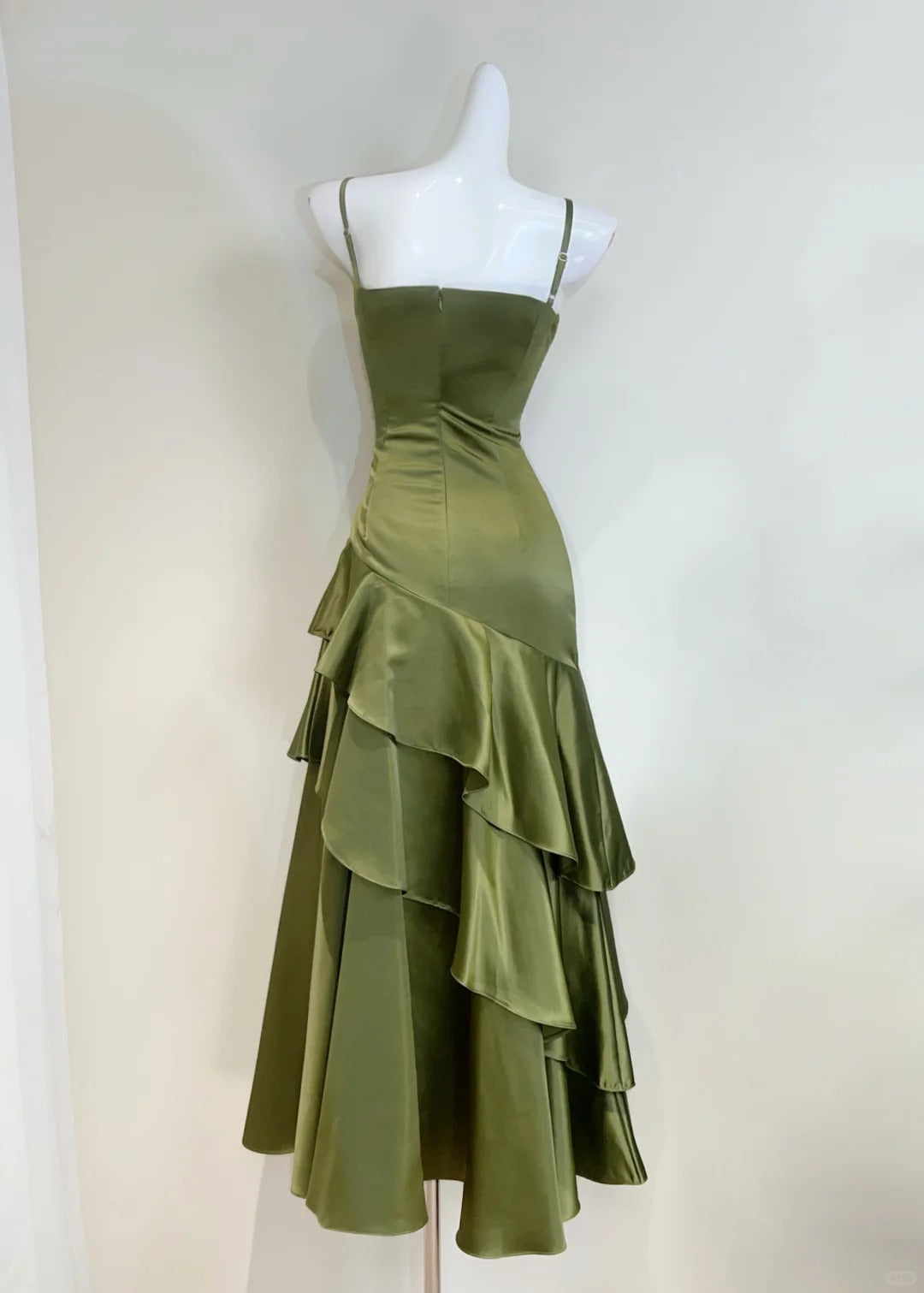 Elegant Olive Green Mermaid Ruffle Spaghetti Strap Satin Prom Dress Evening Dress