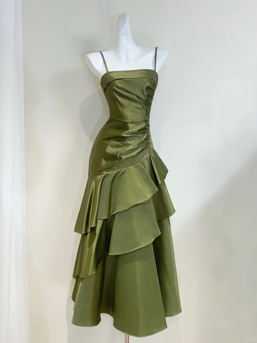 Elegant Olive Green Mermaid Ruffle Spaghetti Strap Satin Prom Dress Evening Dress Main image