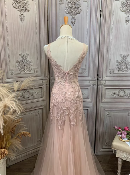 Elegant Pink Mermaid V-Neck Lace Embroidery Tulle Long Prom Dress Evening Dress