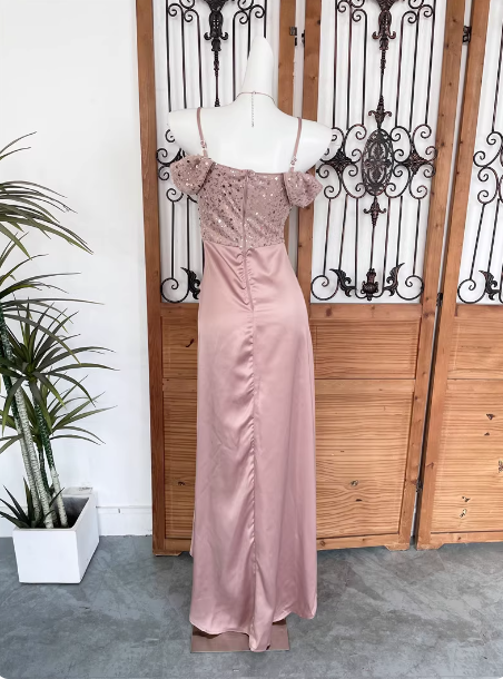 Elegant Pink Spaghetti Strap V-Neck Off-The-Shoulder Slit Sequin Satin Long Prom Dress Evening Dress Secondary image