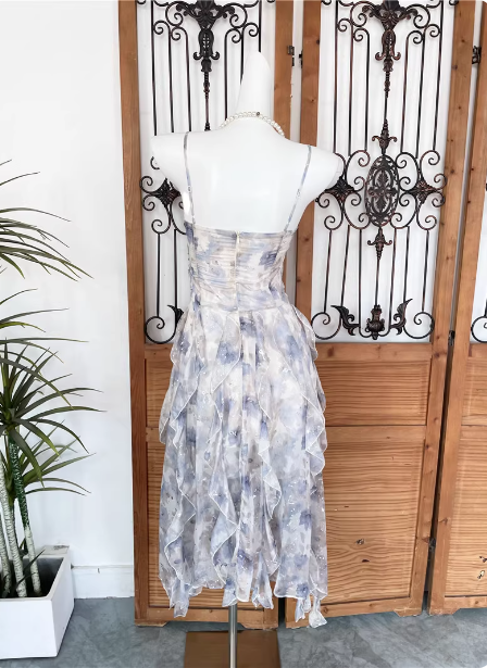 Elegant Printed Spaghetti Strap V-Neck Ruffled Layered Tulle Prom Dress Secondary image