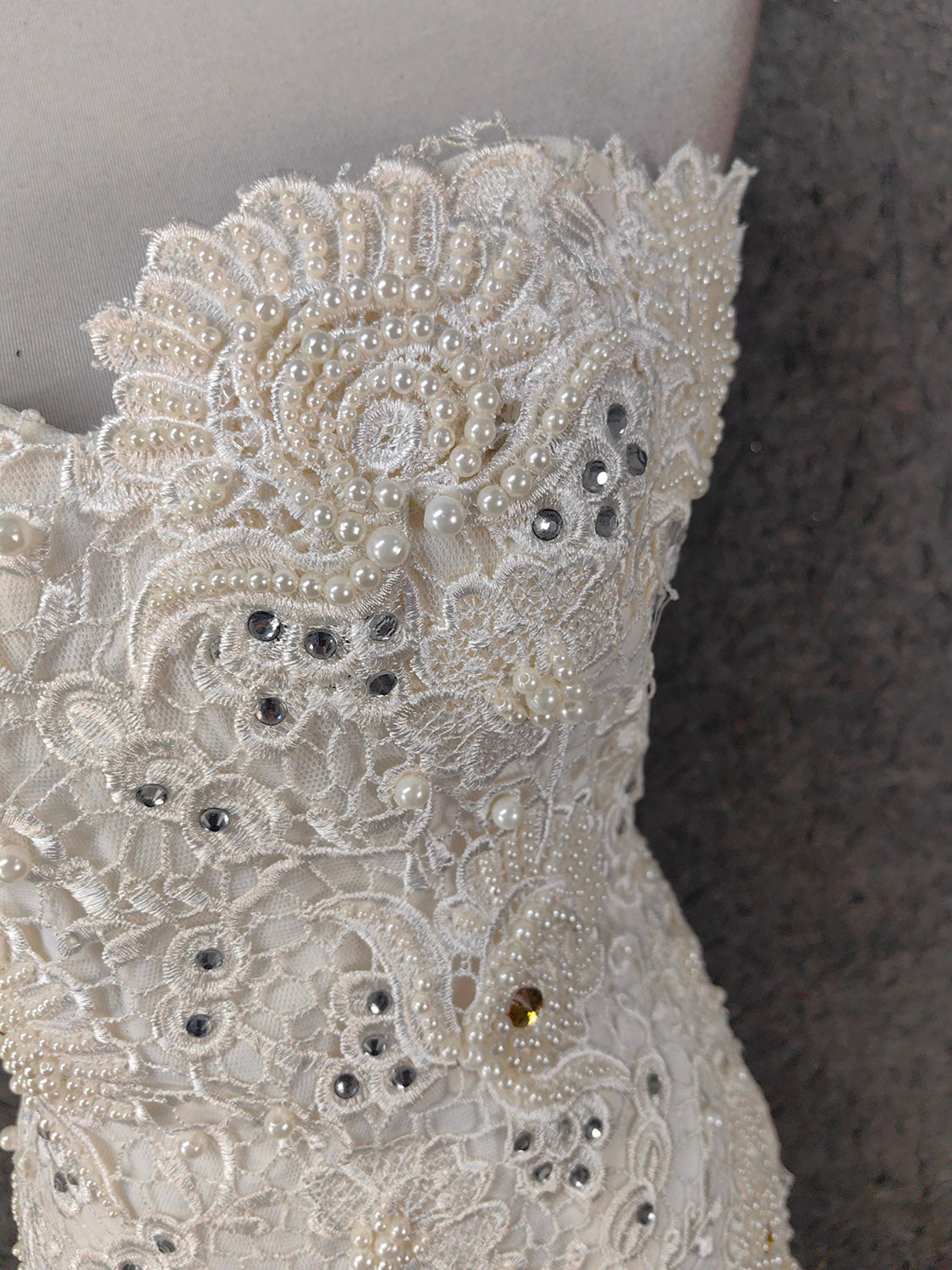 Elegant Pure White Sweetheart Neck Pearl Lace Tulle Long Prom Dress Evening Dress