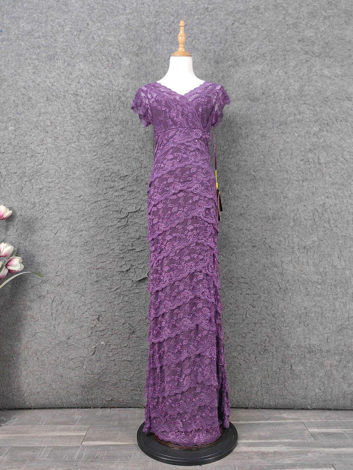 Elegant Purple V-Neck Lace Long Prom Dress Evening Dress Main image