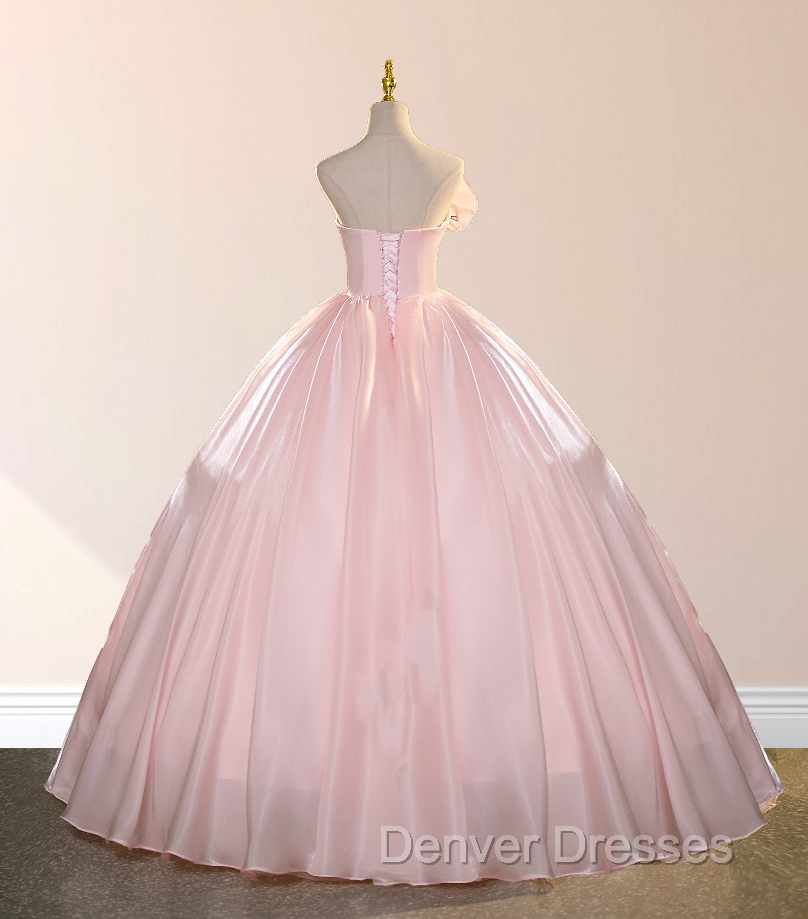 Elegant Shiny Pink Organza Ball Gown Quinceanera Dress