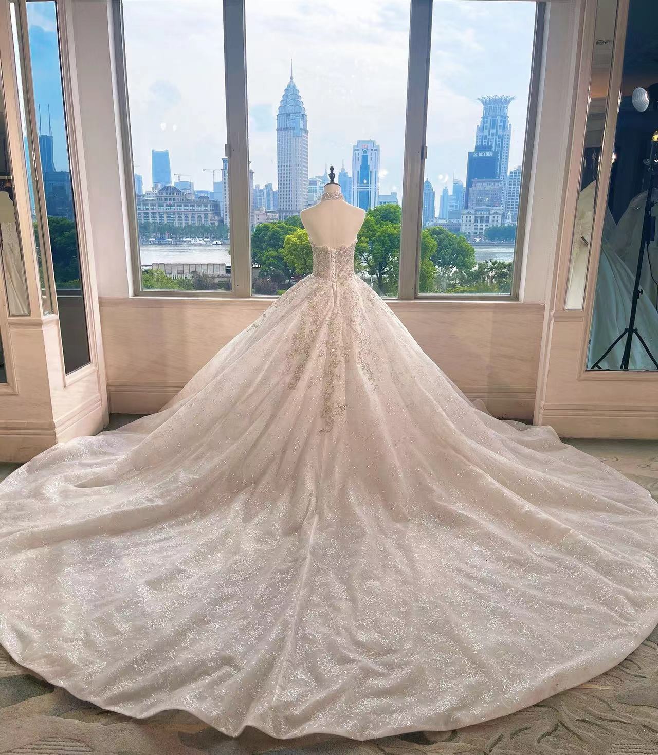 Elegant Sweetheart Strapless Sleeveless Wedding Dresses Ball Gown Beads With Lace-Up Back Secondary image