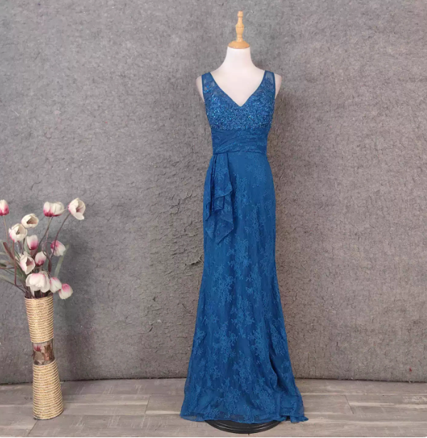 Elegant Vintage Royal Blue V-Neck Lace Long Prom Dress Evening Dress