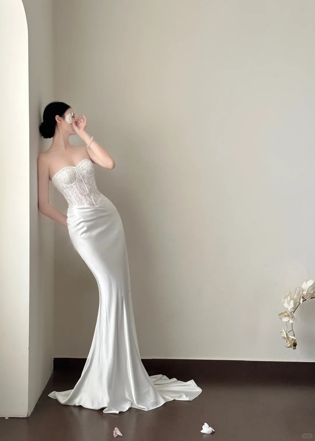 Elegant White Mermaid Sweetheart Neckline Lace Satin Long Wedding Dress