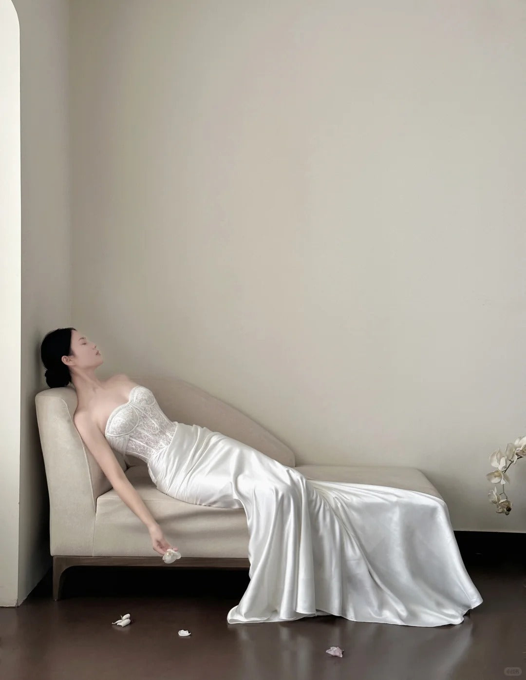 Elegant White Mermaid Sweetheart Neckline Lace Satin Long Wedding Dress Main image