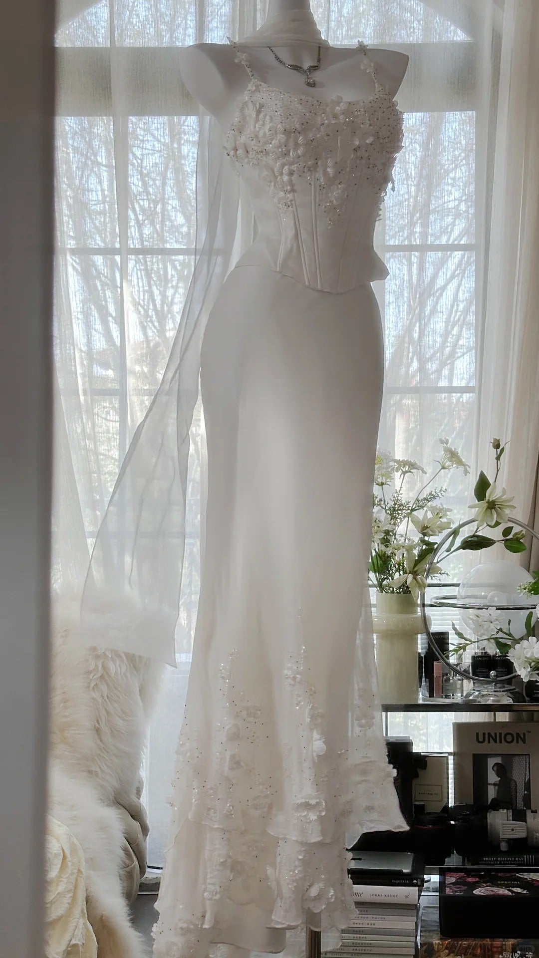 Elegant White Strap Herringbone Beaded Chiffon Evening Gown Prom Dress Main image