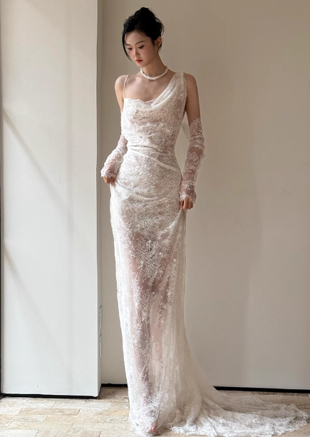 Elegant White Strappy Backless Lace Train Wedding Dress Secondary image