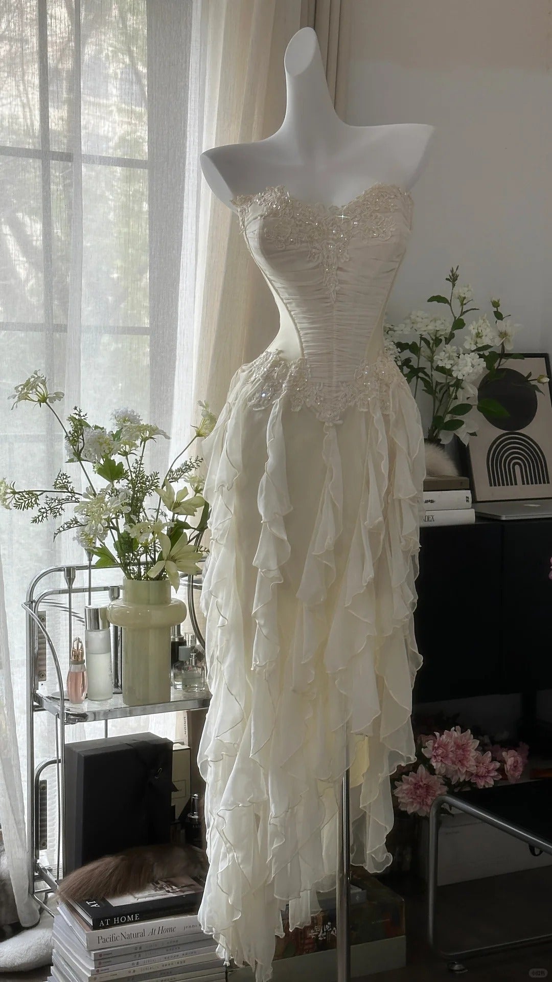 Fairy-Like Tube Top With Heart-Shaped Collar And Beaded Wood Ear Curled Skirt Chiffon Prom Dress Main image
