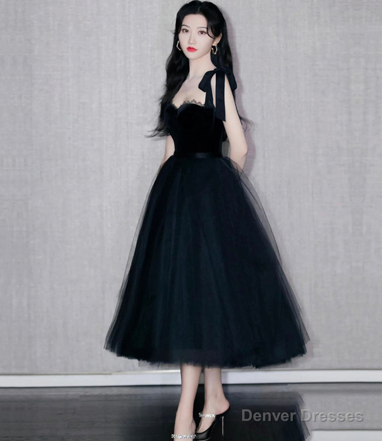 Black velvet tulle short prom dress homecoming dress Secondary image